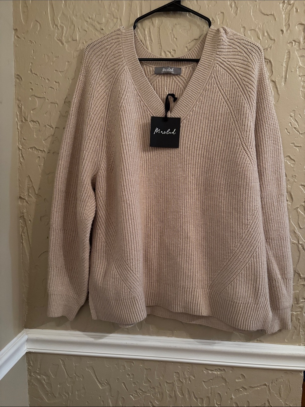 Marled Women's V-Neck Sweater in Light Beige